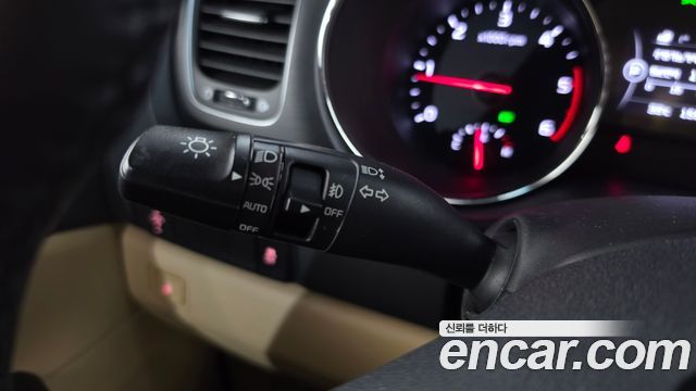 Kia Canival 2017 — photo 19