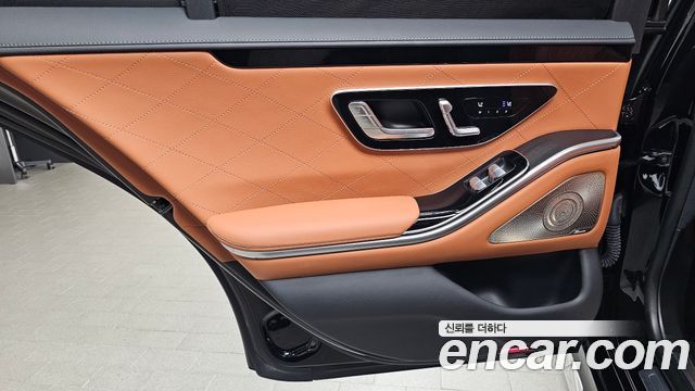 Mercedes-Benz S-Class 2023 — photo 15