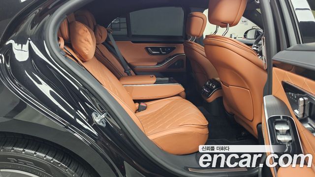 Mercedes-Benz S-Class 2023 — photo 16