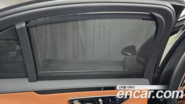 Mercedes-Benz S-Class 2023 — photo 29
