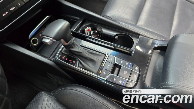 Kia K7 2018 — photo 9
