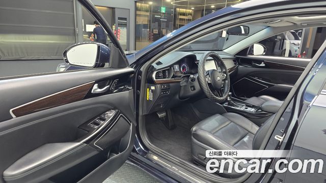 Kia K7 2018 — photo 10