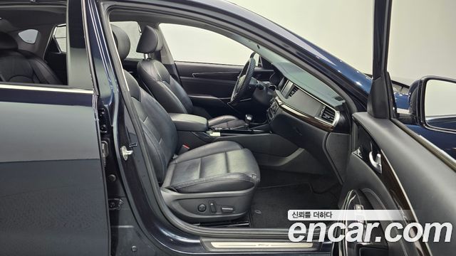 Kia K7 2018 — photo 11