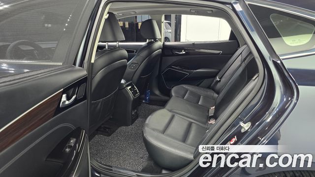 Kia K7 2018 — photo 12