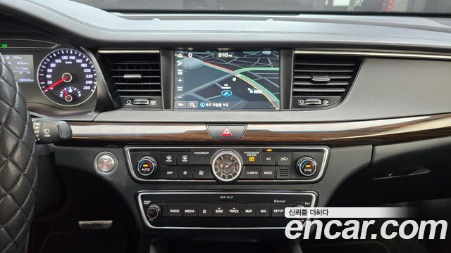 Kia K7 2018 — photo 14