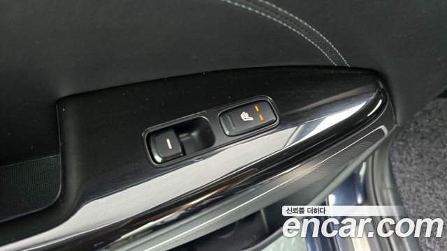 Kia K7 2018 — photo 16
