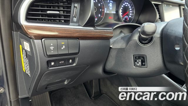 Kia K7 2018 — photo 19