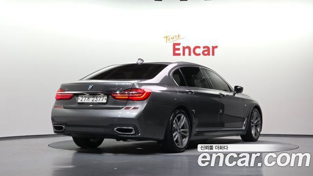 BMW 7-Series 2018 — photo 2