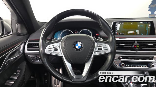 BMW 7-Series 2018 — photo 19