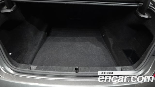 BMW 7-Series 2018 — photo 26