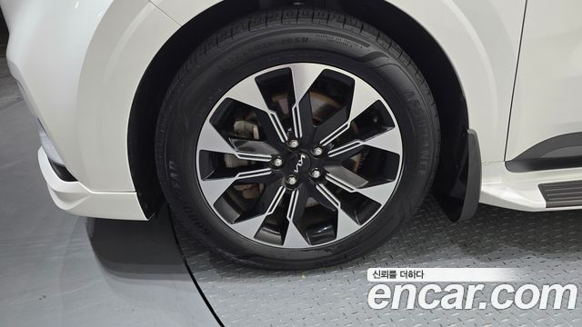 Kia Canival 2023 — photo 5