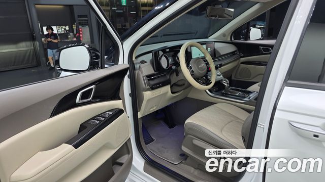 Kia Canival 2023 — photo 13