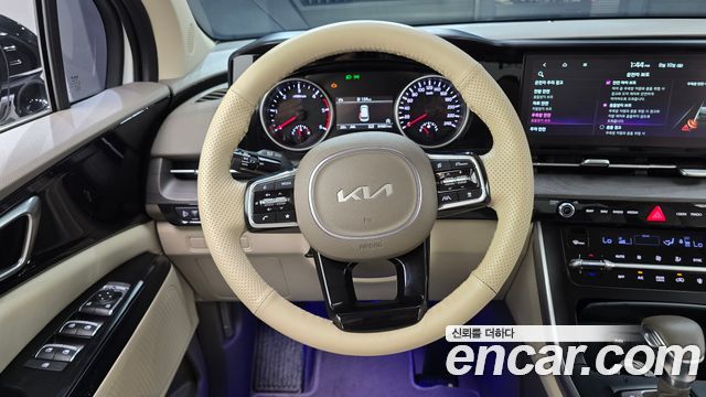 Kia Canival 2023 — photo 19