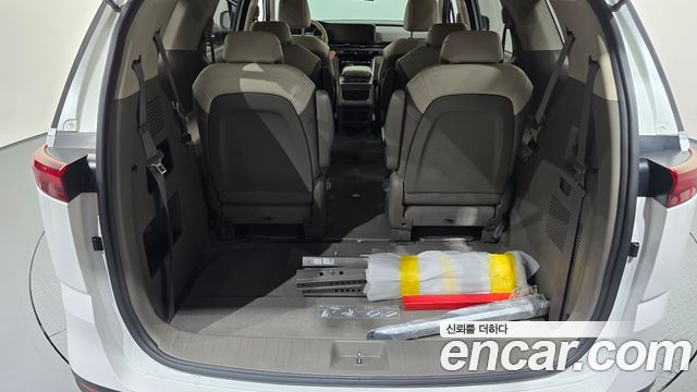 Kia Canival 2023 — photo 24