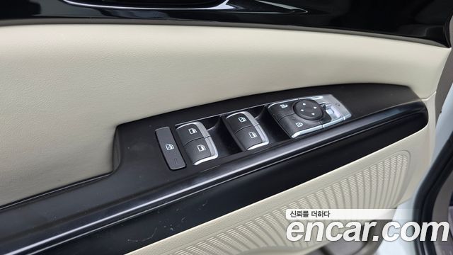 Kia Canival 2023 — photo 28