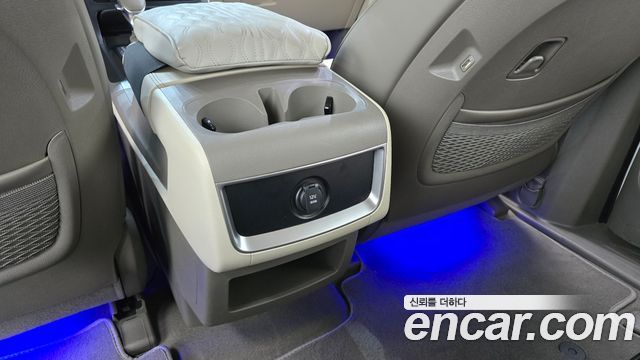 Kia Canival 2023 — photo 31