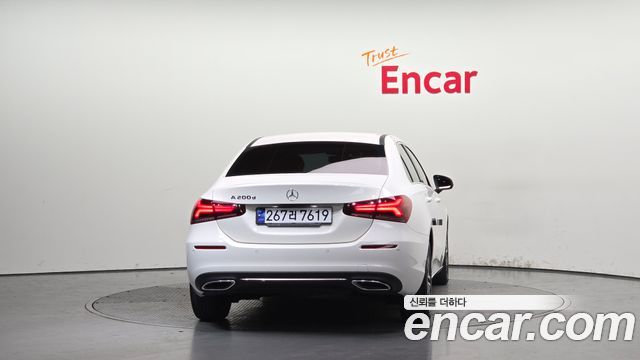 Mercedes-Benz A-Class 2021 — photo 4