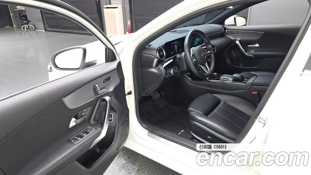 Mercedes-Benz A-Class 2021 — photo 10