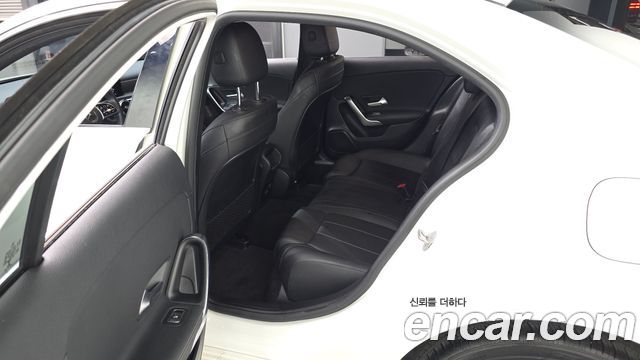 Mercedes-Benz A-Class 2021 — photo 11