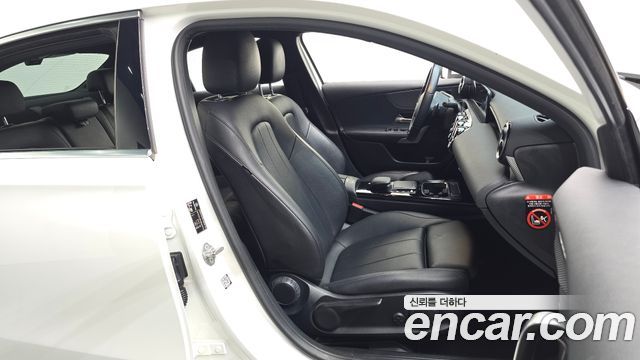 Mercedes-Benz A-Class 2021 — photo 12