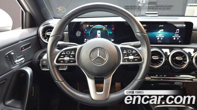 Mercedes-Benz A-Class 2021 — photo 13