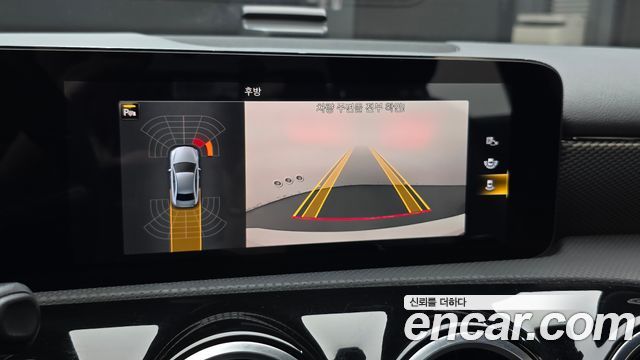Mercedes-Benz A-Class 2021 — photo 17