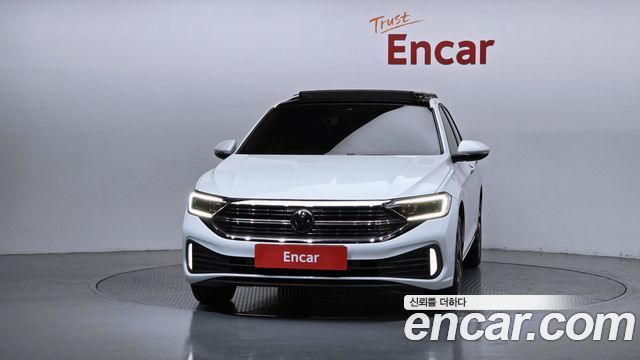 Volkswagen Jetta 2023 — photo 3