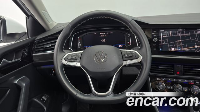 Volkswagen Jetta 2023 — photo 13