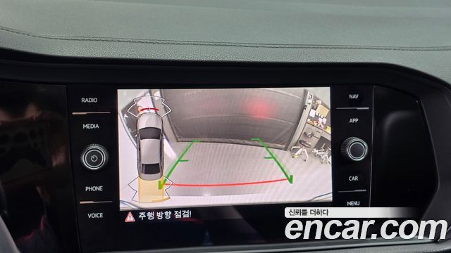 Volkswagen Jetta 2023 — photo 15