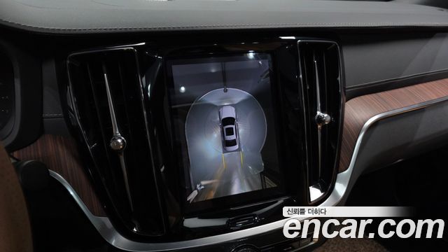 Volvo S60 2023 — photo 15