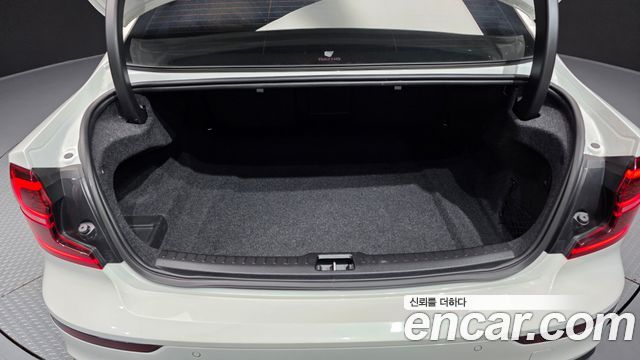 Volvo S60 2023 — photo 20