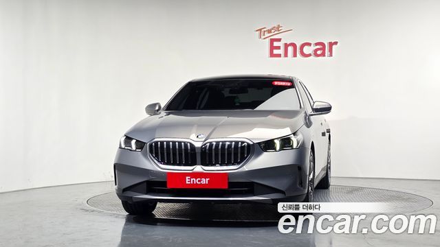 BMW 5-Series 2026 — photo 3