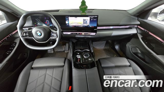 BMW 5-Series 2026 — photo 10