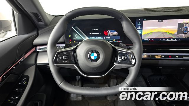 BMW 5-Series 2026 — photo 19