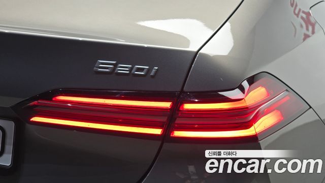 BMW 5-Series 2026 — photo 9