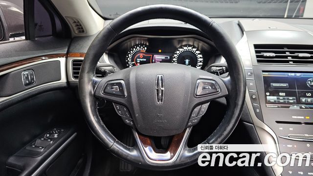 Lincoln MKZ 2016 — photo 12