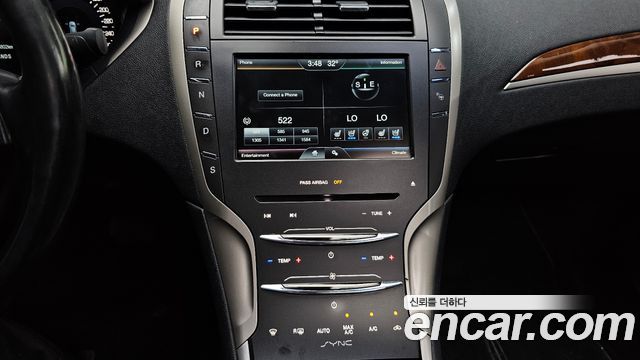Lincoln MKZ 2016 — photo 13