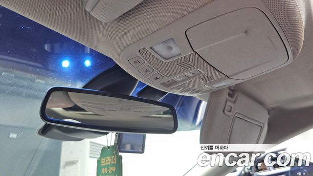 Lincoln MKZ 2016 — photo 18