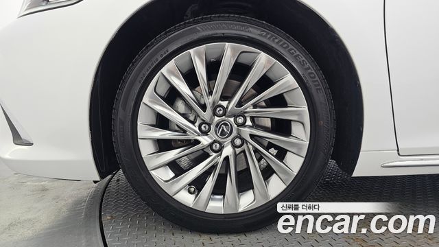 Lexus ES 2026 — photo 5