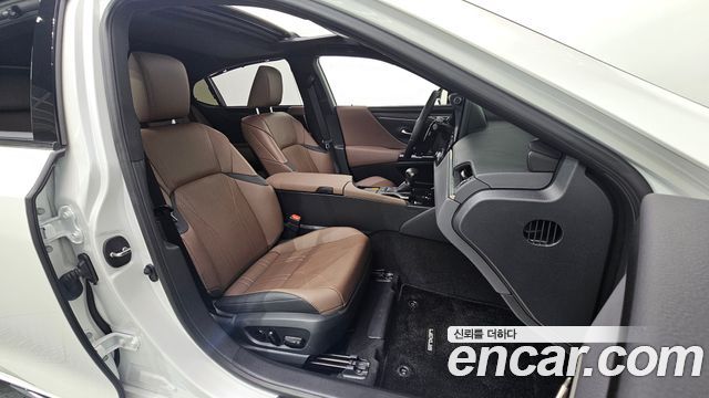 Lexus ES 2026 — photo 16