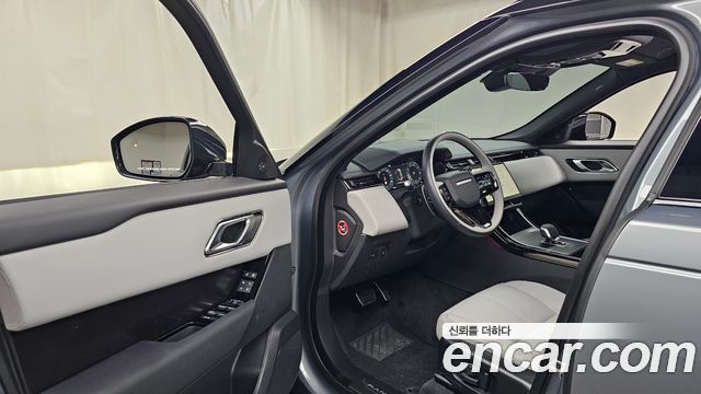 Land Rover Range Rover Velar 2026 — photo 13
