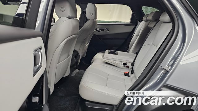 Land Rover Range Rover Velar 2026 — photo 18
