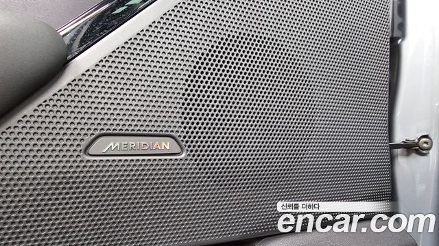 Land Rover Range Rover Velar 2026 — photo 23