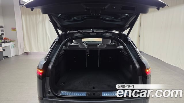 Land Rover Range Rover Velar 2026 — photo 26