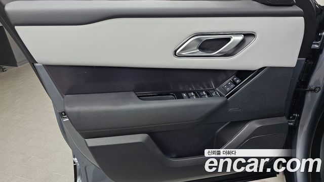 Land Rover Range Rover Velar 2026 — photo 14