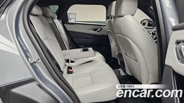 Land Rover Range Rover Velar 2026 — photo 16