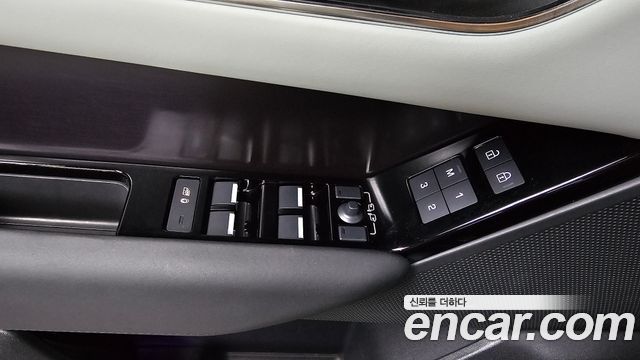 Land Rover Range Rover Velar 2026 — photo 27