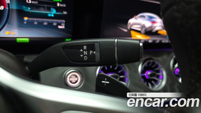 Mercedes-Benz CLS-Class 2020 — photo 12