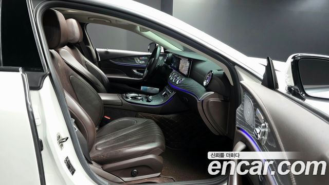 Mercedes-Benz CLS-Class 2020 — photo 17