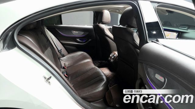 Mercedes-Benz CLS-Class 2020 — photo 18